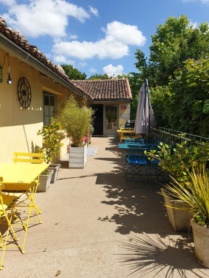 Domaine de Bourgville Monts-sur-Guesnes Extérieur photo