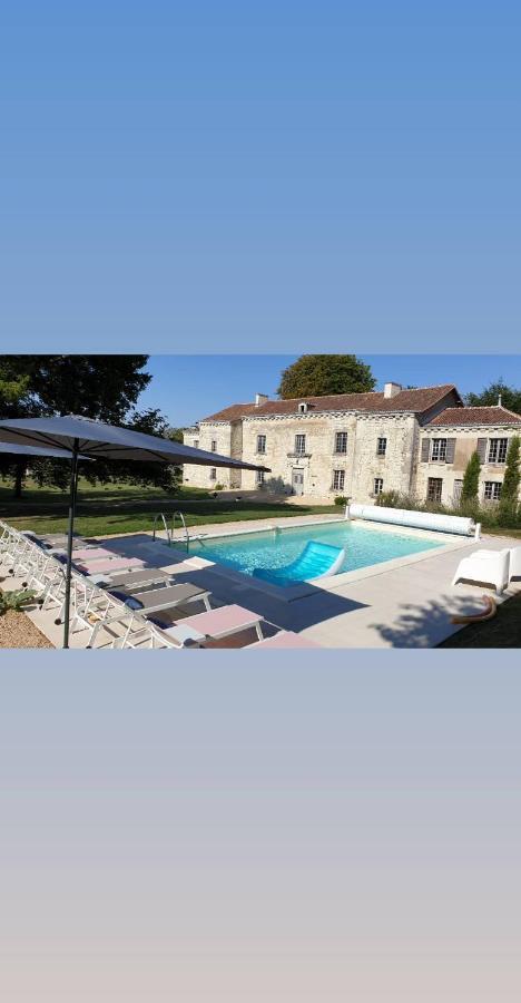 Domaine de Bourgville Monts-sur-Guesnes Extérieur photo